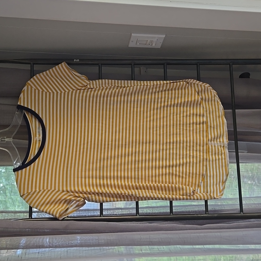 Yellow and white stripe T